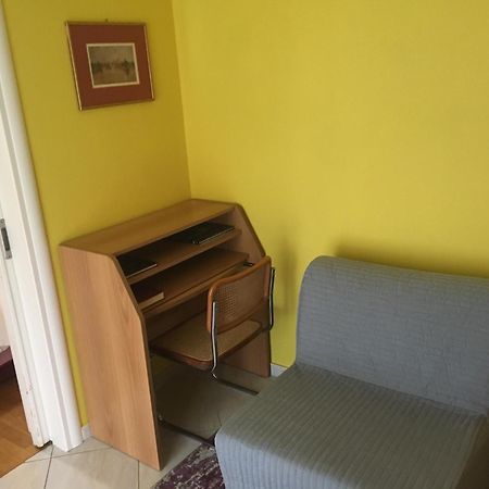 Second Floor Best Stay Афины Экстерьер фото