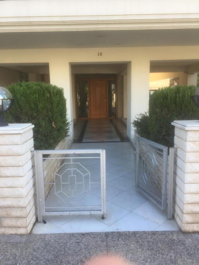 Second Floor Best Stay Афины Экстерьер фото